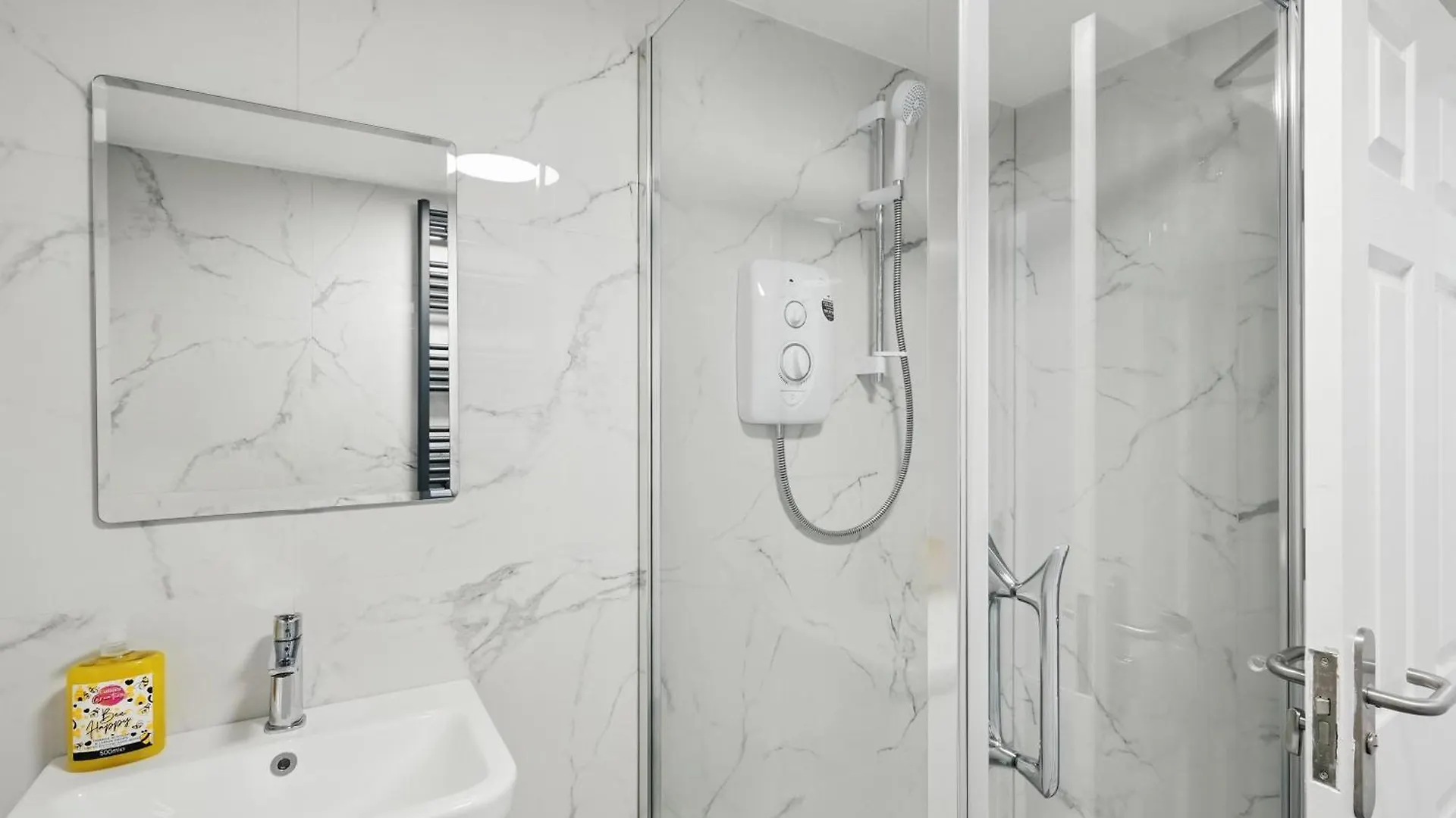 Central Flat 3 Bedroom, 2 Bathroom - Staybynumbers ベルファスト アパート