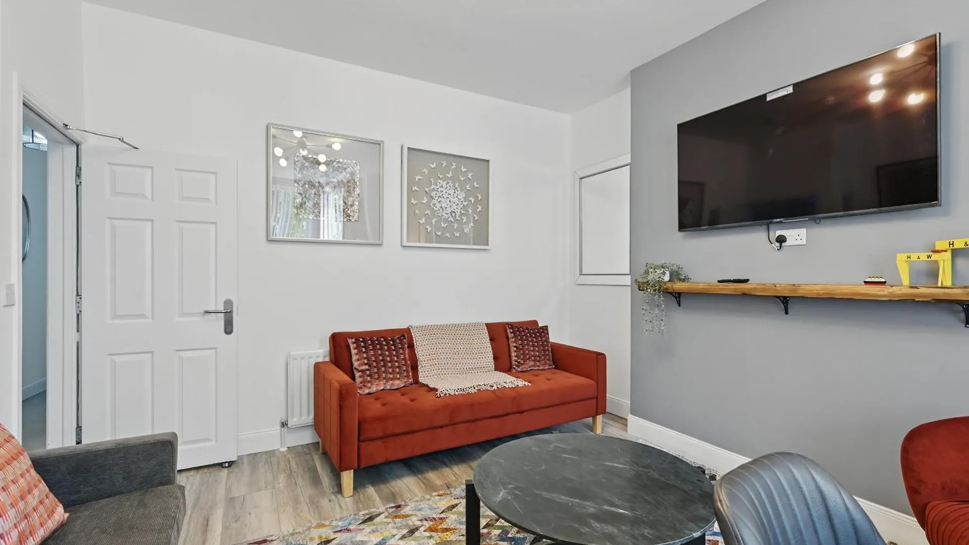Central Flat 3 Bedroom, 2 Bathroom - Staybynumbers ベルファスト